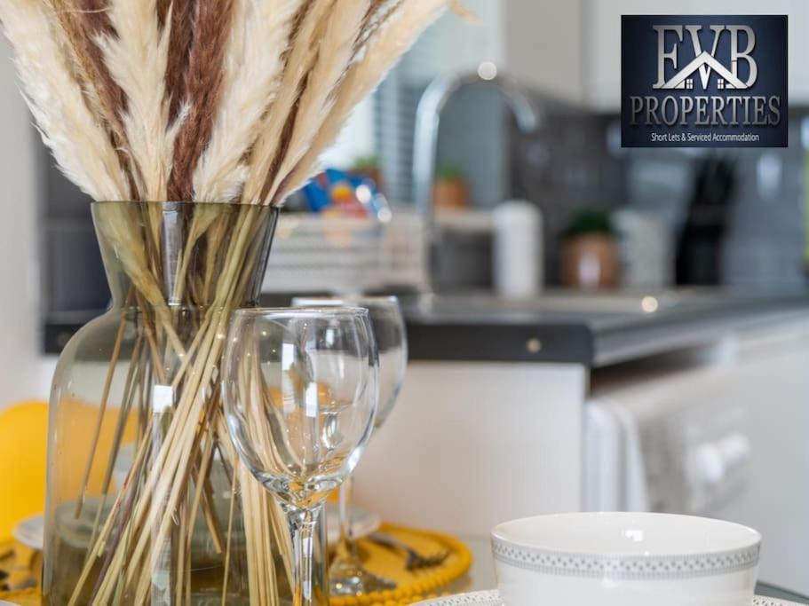 Charming Cosy Getaway Ideal For Leisure & Business Southampton Esterno foto